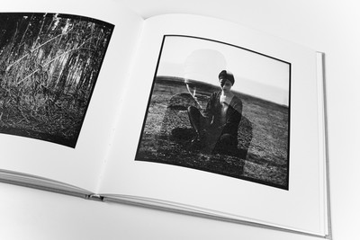 » #5/8 « / my new book | mein neuer Bildband / Blog post by <a href="https://strkng.com/en/photographer/holger+nitschke/">Photographer Holger Nitschke</a> / 2023-05-21 09:14 / Schwarz-weiss