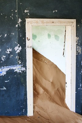 » #4/9 « / Colors and missing Doors / Blog post by <a href="https://strkng.com/en/photographer/kerstin+niem%C3%B6ller/">Photographer Kerstin Niemöller</a> / 2018-10-30 15:48