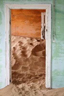 » #6/9 « / Colors and missing Doors / Blog post by <a href="https://strkng.com/en/photographer/kerstin+niem%C3%B6ller/">Photographer Kerstin Niemöller</a> / 2018-10-30 15:48