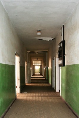 » #7/9 « / Colors and missing Doors / Blog-Beitrag von <a href="https://strkng.com/de/fotografin/kerstin+niem%C3%B6ller/">Fotografin Kerstin Niemöller</a> / 30.10.2018 15:48