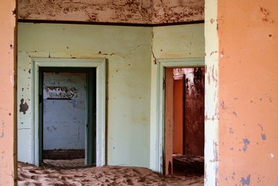 » #9/9 « / Colors and missing Doors / Blog-Beitrag von <a href="https://strkng.com/de/fotografin/kerstin+niem%C3%B6ller/">Fotografin Kerstin Niemöller</a> / 30.10.2018 15:48