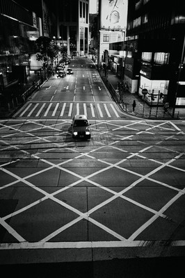 Hong Kong Monochrom / Stadtlandschaften / hongkong,monochrom,leica,asien,china,stadt,city,night,nightphotography,schwarzweis,s/w,street,citysatnight,taxi