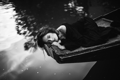 The Waiter / Portrait  photography by Model Michelle September ★23 | STRKNG