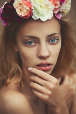 Wildflower / Portrait  Fotografie von Model Sandra Löwenherz ★46 | STRKNG