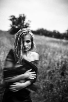 toxic / Black and White  photography by Photographer Sandra Doornbos ★4 | STRKNG