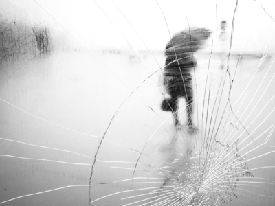 Behind the Window 11 / Street  Fotografie von Fotograf Nicolas DECOOPMAN ★11 | STRKNG