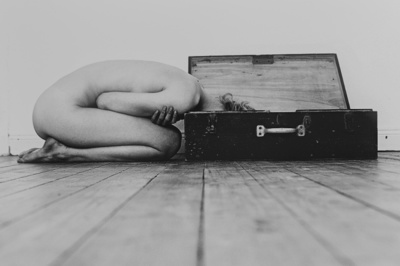 Wo geht die Reise hin? / Nude  photography by Model Madame Peach ★29 | STRKNG