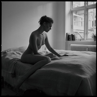 Home Alone / Nude  Fotografie von Fotograf Lukas Kaminski ★15 | STRKNG