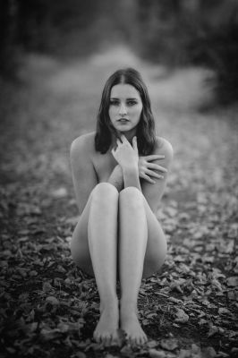 Herbstweg / Nude  photography by Photographer Monty Erselius ★17 | STRKNG