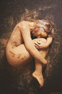 Goldstaubgeborene / Nude  Fotografie von Fotograf Axel Bueckert ★3 | STRKNG