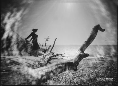 Pinhole - Fly me to the Moon - No Filter / People  photography by Photographer Jörg Oestreich ★9 | STRKNG