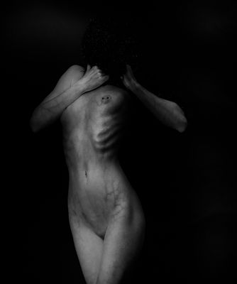 Juste en dessous de la surface / Conceptual  photography by Photographer Luciano Corti ★21 | STRKNG
