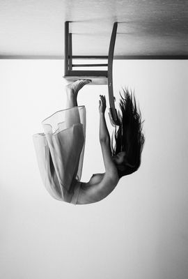 Falling / Nude  Fotografie von Fotograf Alexander Steger ★22 | STRKNG