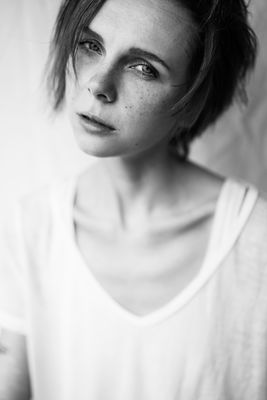 Emily / People  photography by Photographer Alexander Steger ★22 | STRKNG