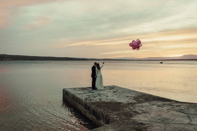 Love Baloons / Wedding  photography by Photographer Andrea Grzicic ★2 | STRKNG