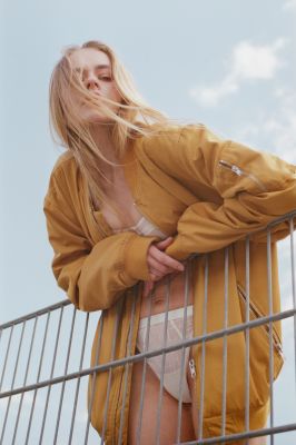BLOND / Conceptual  photography by Photographer HANNES WINDRATH ★5 | STRKNG