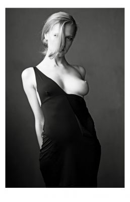 The look / Nude  photography by Model Nebula Andromeda ★46 | STRKNG