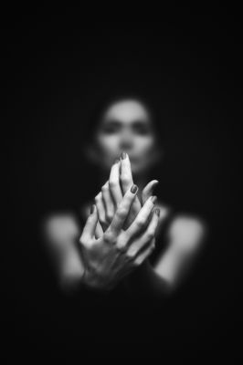 hands / Portrait  photography by Photographer Rainer Moster ★15 | STRKNG