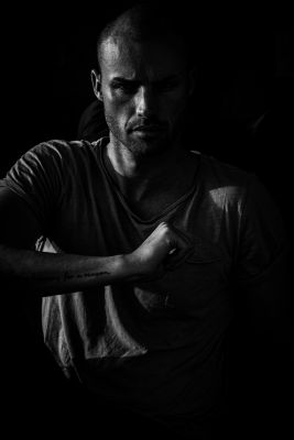 dark / Portrait  photography by Photographer pure male photography ★3 | STRKNG