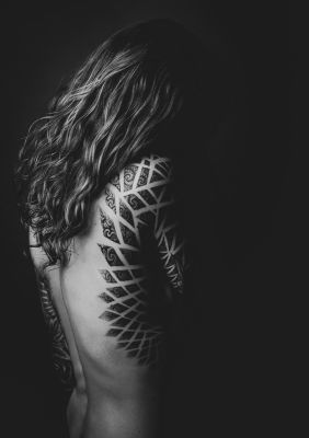 Tattoo / Abstrakt  Fotografie von Fotograf Thomas Rossi ★4 | STRKNG