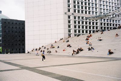 La Défense. The stairs. Paris street, 2023. / Street  Fotografie von Fotograf auqanaj ★1 | STRKNG