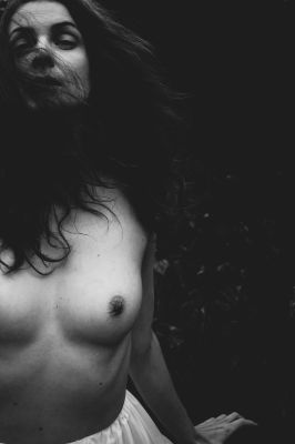 straight / Nude  Fotografie von Fotografin Madeleine Kriese ★3 | STRKNG