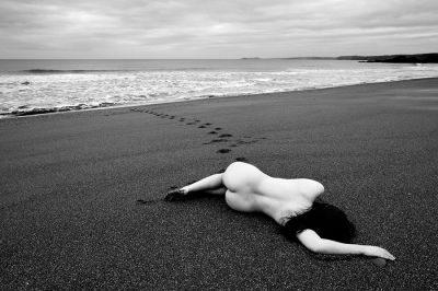 Black sand nude / Nude  Fotografie von Fotograf Mike Brown ★5 | STRKNG