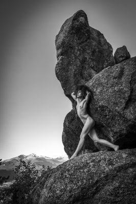 Flex at the Top of the World / Nude  Fotografie von Fotograf Matthew Grey | STRKNG